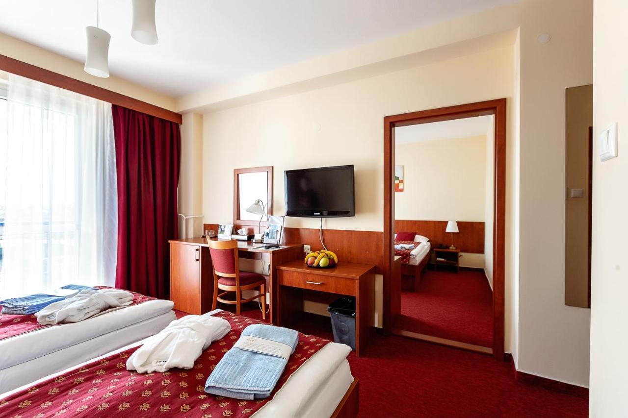 Hotel Senec Aqua Resort - Family Friendly Eksteriør billede